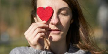 Understanding the Difference: Self-Compassion vs Self-Esteem Explained