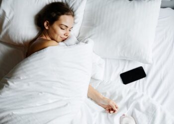 Unlock Natural Sleep: How White Noise Therapy Can Transform Your Nights